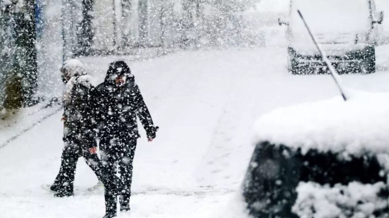 Dışarı Çıkacaklar Dikkat: 4 Şehir İçin “Sarı” Alarm! Kar ve Fırtına Kapıya Dayandı
